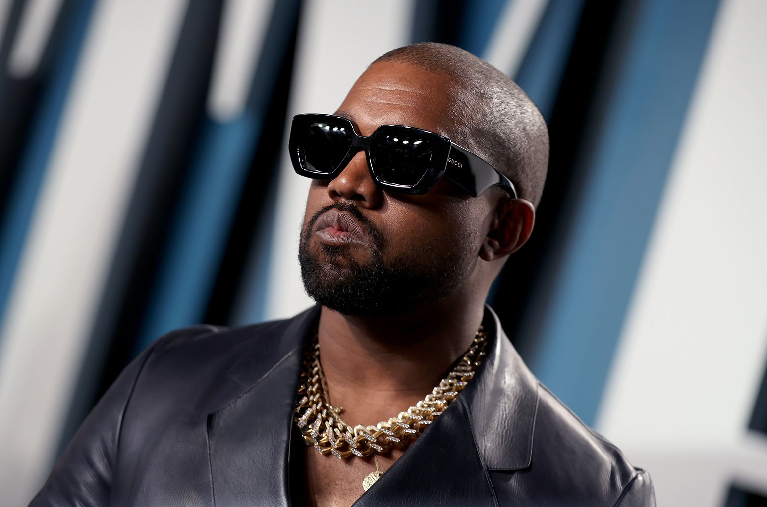 Kanye West thu được hàng triệu USD từ các đêm giới thiệu album Donda trong tháng qua