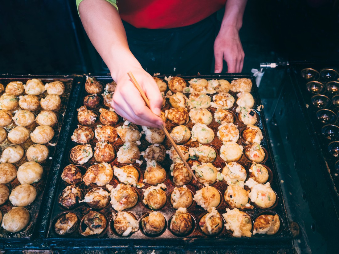 Nướng bánh bạch tuộc takoyaki