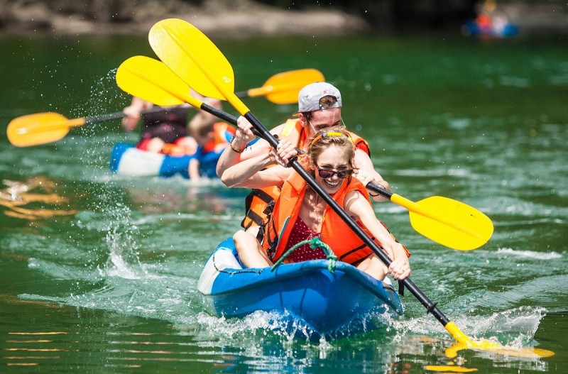 Chèo thuyền kayak