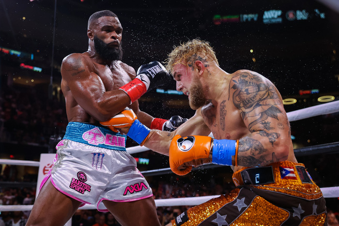 Diễn biến trận đấu Youtuber Jake Paul thắng Tyron Woodley